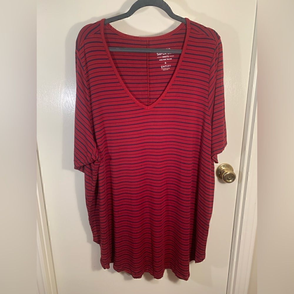 Torrid EUC red/navy blue striped v neck super soft knits short sleeve top SZ 6X